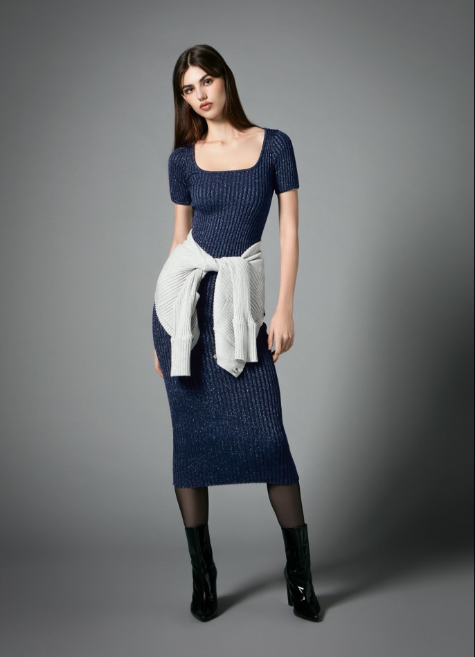 RIBBED KNIT SHORT-SLEEVE MIDI DRESS - METALLIC NAVY